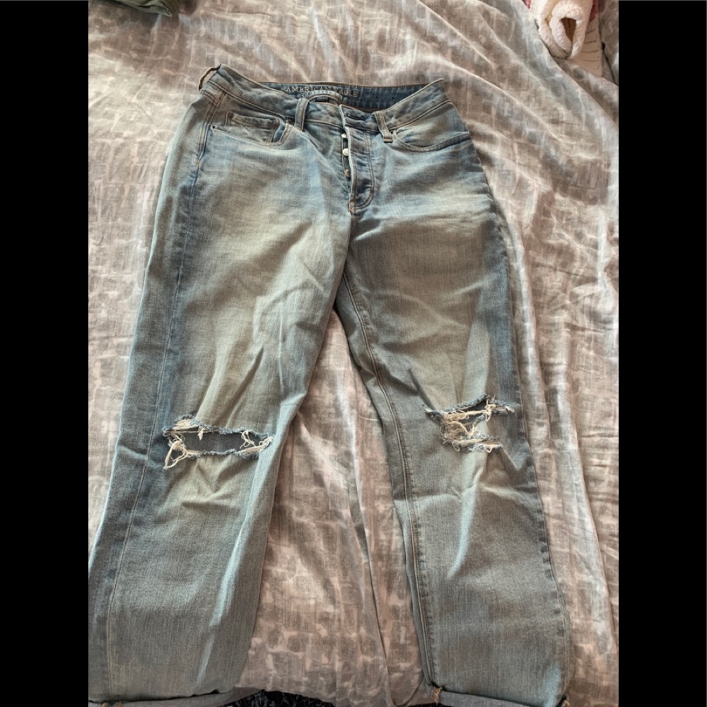 AE Ripped Vintage Hi-Rise